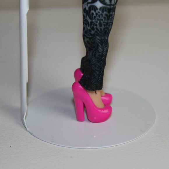 Barbie Life in the Dreamhouse Glam Luxe Style Blonde Doll Rooted Eyelashes RARE - Picture 10 of 11